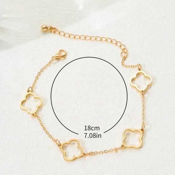 Four Leaf Bracelet - Picture 2 of 8